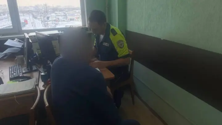 Челябинец устроил ДТП, а после — прокатил пострадавшего водителя на капоте