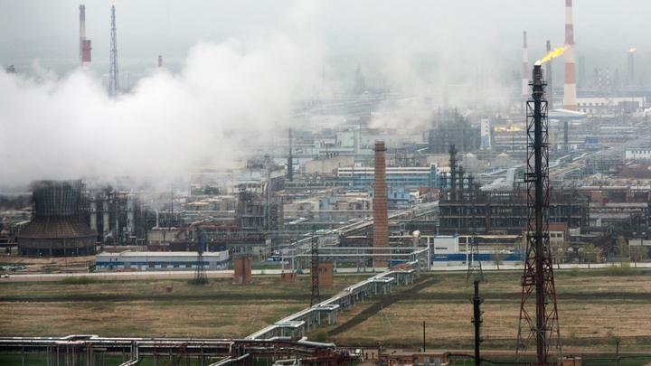 В Башкирии беспилотник атаковал завод «Газпром нефтехим Салават»
