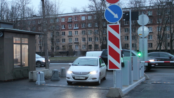 В Кировском районе Петербург открыли новую перехватывающую парковку на 55 автомобилей