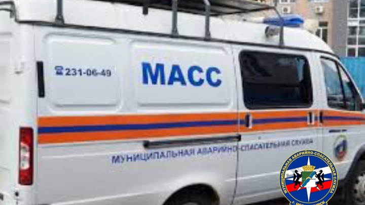 В Новосибирске в запертой квартире нашли тело мужчины