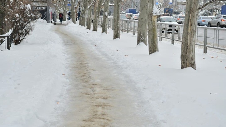 Краснодарцев из-за непогоды просят остаться дома