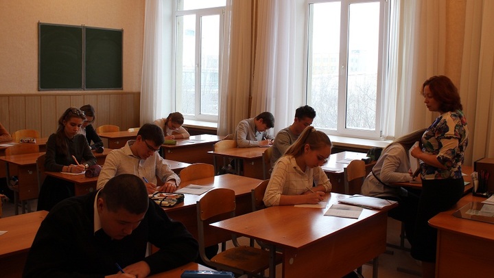 В Ростовской области директора общеобразовательной школы подозревают в служебном подлоге