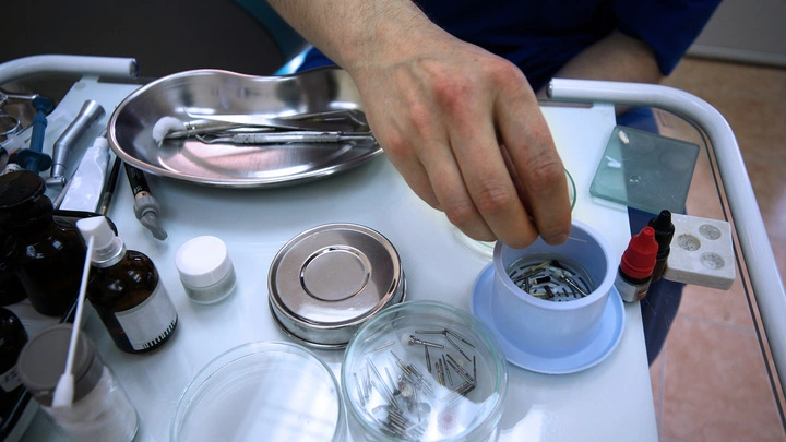 Стоматолог объяснила, что могло привести к коме ребенка после наркоза