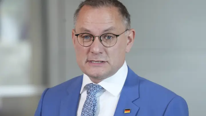 Германия взбудоражена после честного эфира: Русским - земли, американцам - сырьё, а немцам - счёт