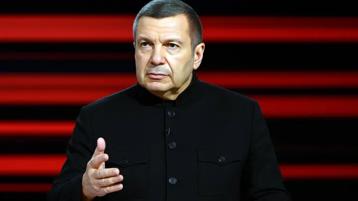 Соловьев назвал сбегающим попутчиком власти Ремесло за критику СВО