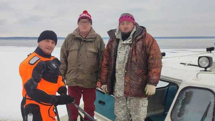 Двух рыбаков спасатели выручили из ловушки на Иваньковском водохранилище