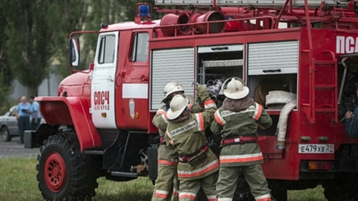 В Кургане пожарные спасли мужчину из горящей квартиры на предпоследнем этаже
