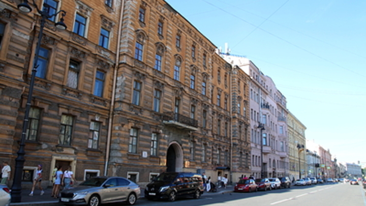 Поминутную платную парковку в Петербурге введут с 1 сентября
