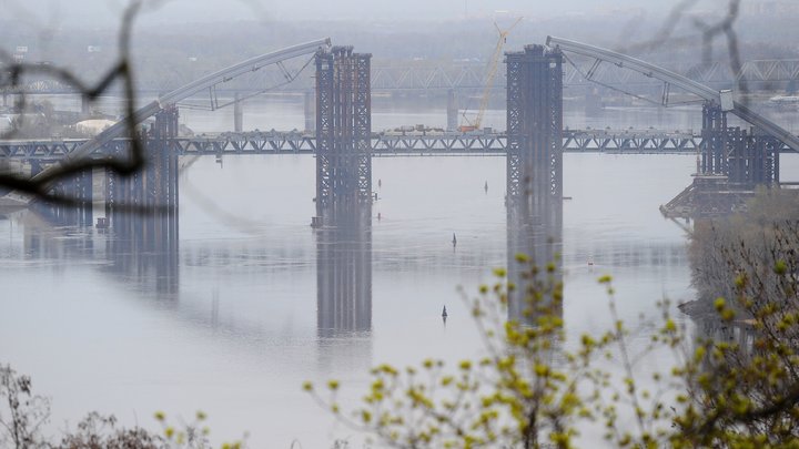 Днепр внезапно обмелел: Власти успокаивают народ