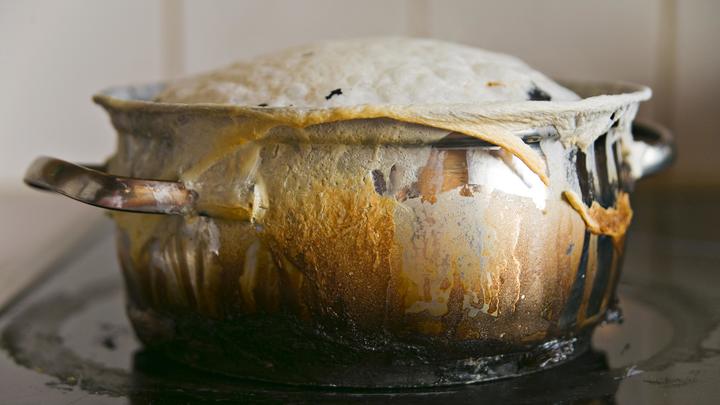 Хозяйкам подсказали простой способ мытья посуды без химии: Возьмите монетку...