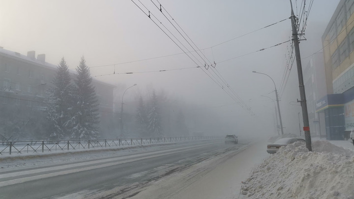 Мэр Новосибирска дал управляющим компаниям две недели на вывоз снега