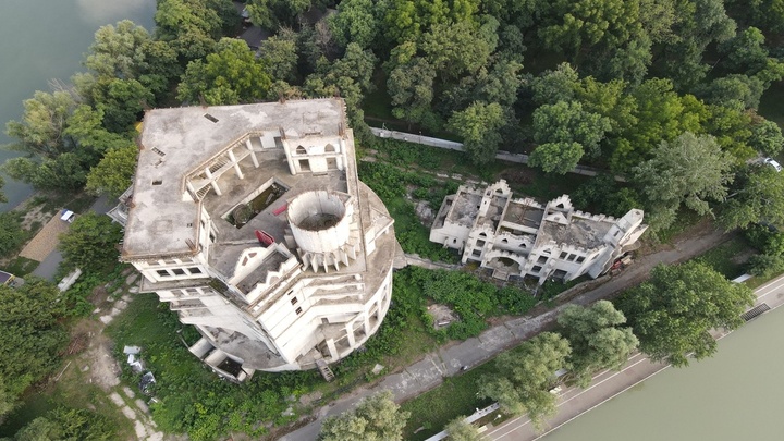 Власти Краснодара рассказали, как реконструируют замок на Затоне