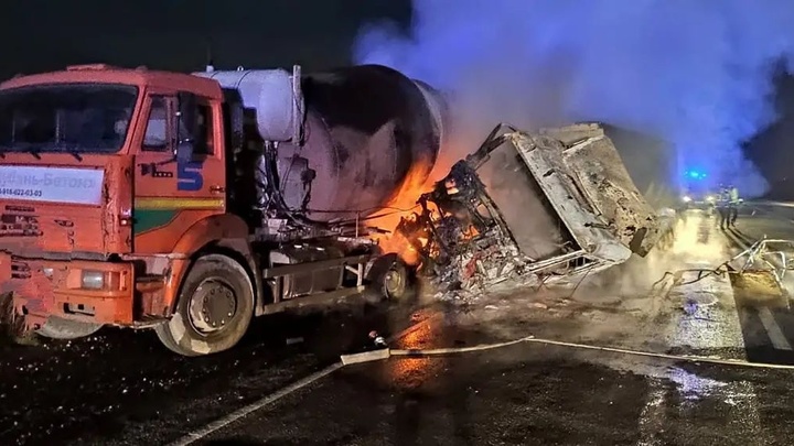 В ГИБДД раскрыли подробности аварии с тремя сгоревшими грузовиками под Анапой