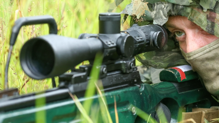 Раненый русский боец оказался в одном здании с военными ВСУ и вступил с ним в бой