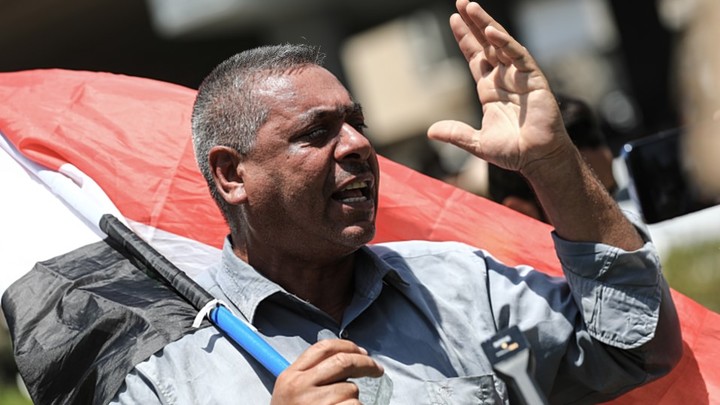 В Багдаде неспокойно: Протестующие взяли штурмом посольство Швеции