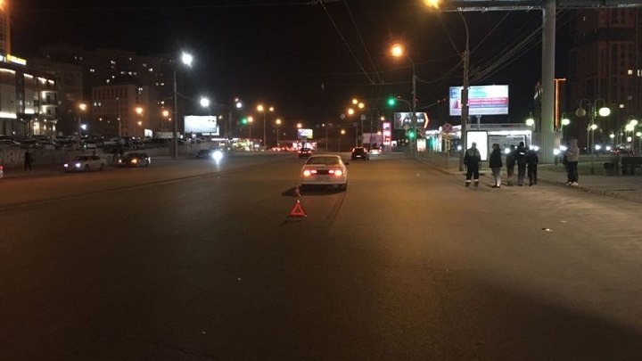 В Новосибирске Toyota сбила 17-летнего подростка