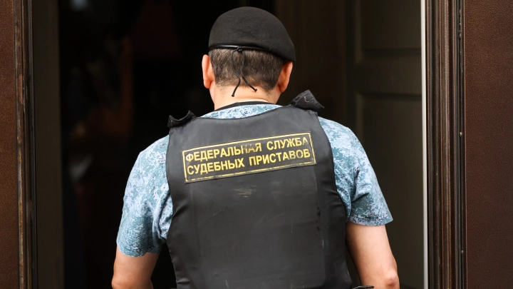 Приставы начали арестовывать имущество бывшего главы Совета судей России Момотова