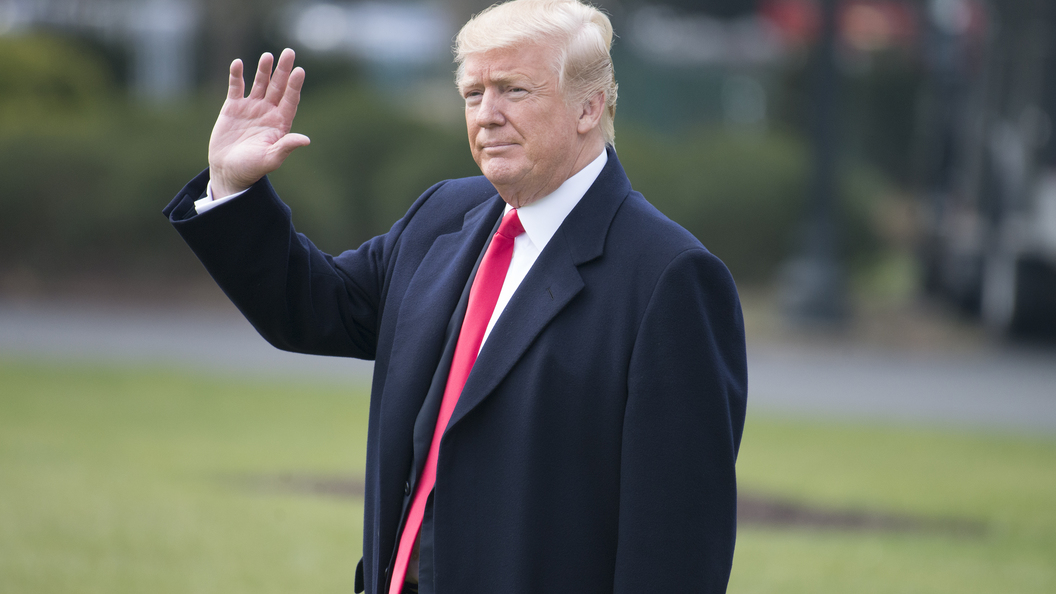 Барака на вас нет: Трампа осудили за слишком светлых стажеров Белого дома Барака на вас нет: Трампа осудили за слишком светлых стажеров Белого дома