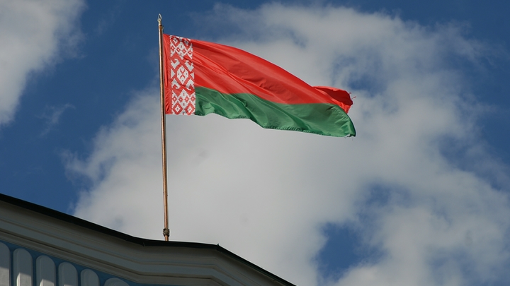 Белорусы испугались цунами дешевого российского бензина