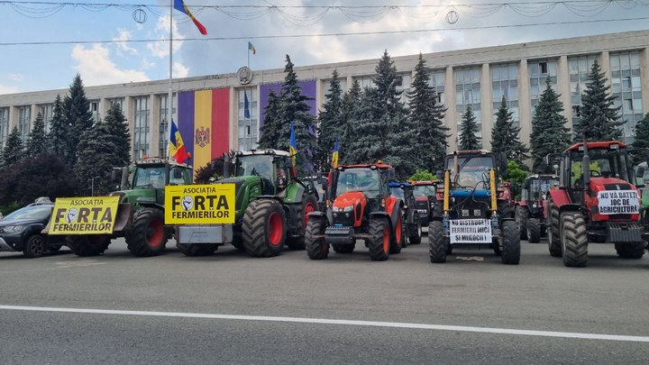 Молдавские фермеры разблокировали доступ к Леушенской таможне, но не надолго