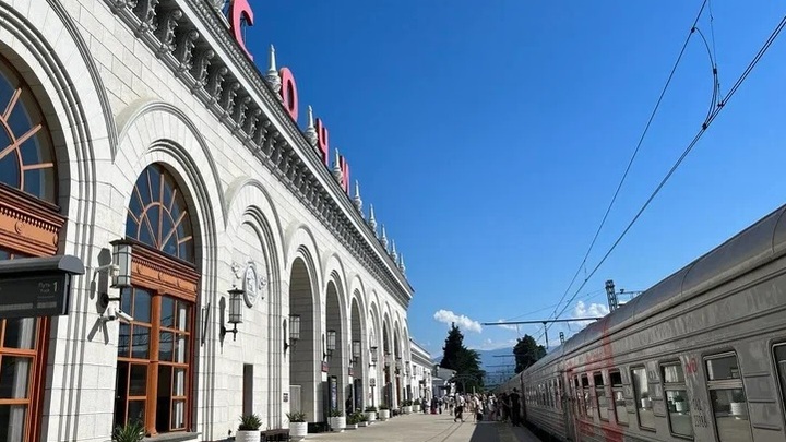 В Сочи летом  стало больше пригородных электричек