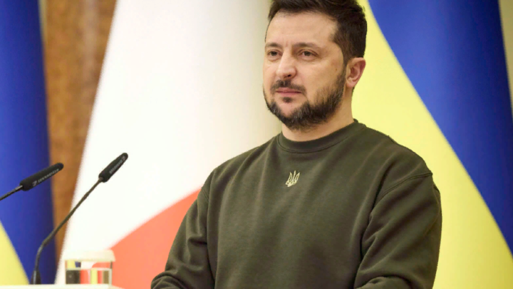 Зеленский не брезгует роскошью: Что известно о золотом вагоне главы Украины?