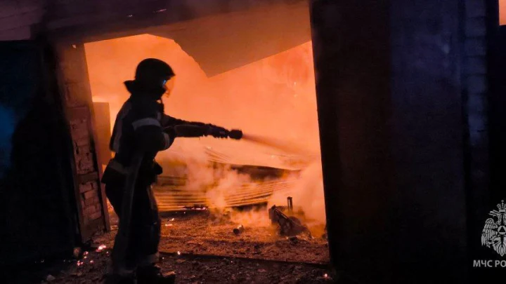 Огонь не пощадил: пожилая женщина погибла при пожаре в частном доме