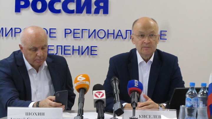 Мэр Владимира Андрей Шохин и председатель Заксобрания Владимир Киселев могут уйти в Совет Федерации