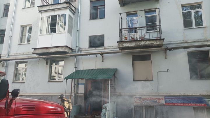 Спасённый на пожаре в центре Владимира мужчина умер по пути в больницу