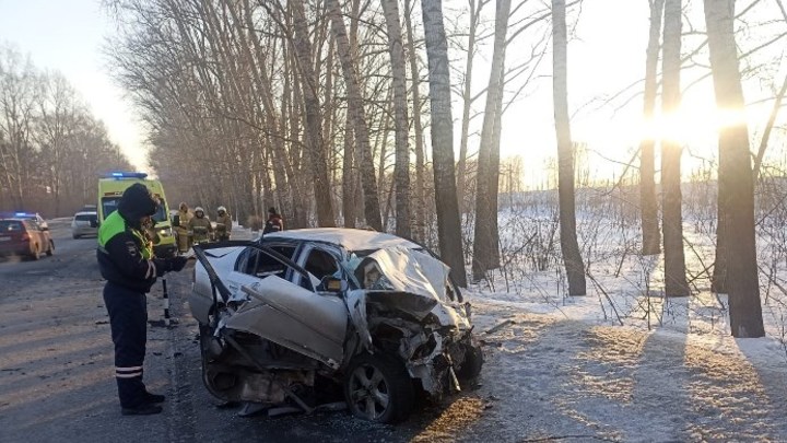 Один человек погиб при столкновении трех автомобилей в Кемерове
