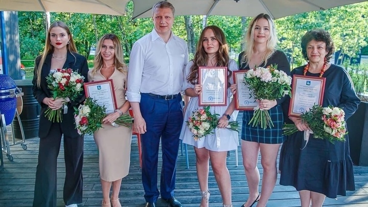 В Одинцове наградили женщин, спасших истекавшего кровью прохожего