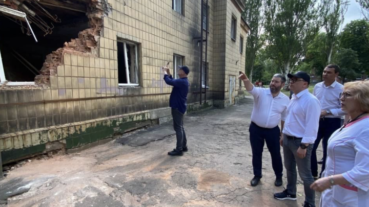 Челябинский губернатор планирует открыть в ДНР стекольный завод
