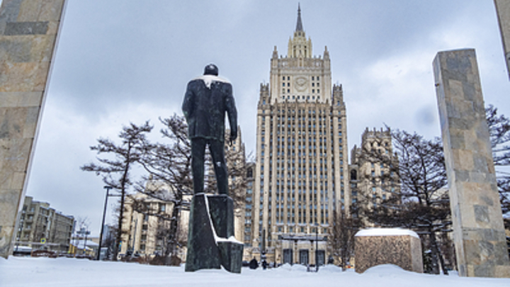 МИД России поздравил глав МИД ЛНР и ДНР: Установлены отношения на уровне посольств