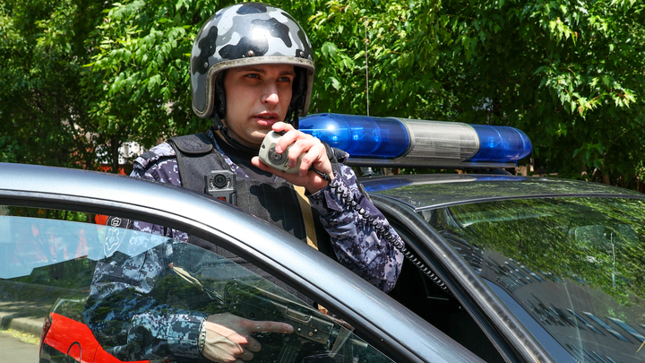 В школы подмосковной Малаховки рвался мужчина с ножом