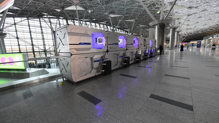 Мы тоже не идеальны: Глава Внукова объяснил уход самолёта с Навальным на запасной аэродром