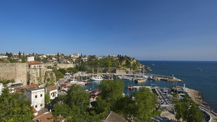 Русские могут остаться без популярных зарубежных курортов: Рассадник новых штаммов