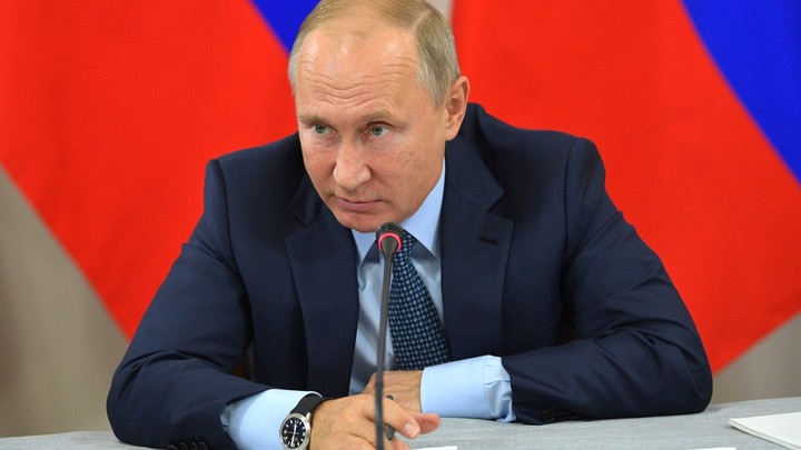 «Буду просить папу, чтобы не строго наказывал»: Путин заступился за Нурмагомедова