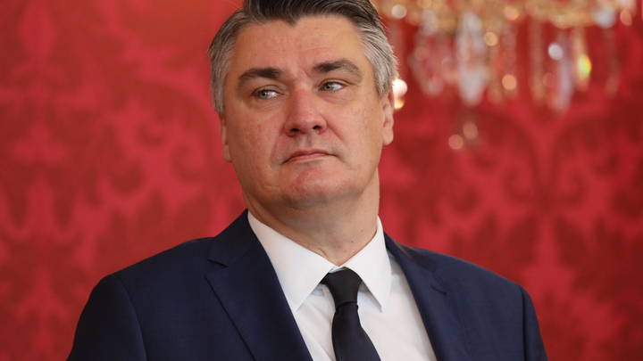 Лидер Хорватии вступил в перепалку с канцлером ФРГ и обвинил остальных членов НАТО в шарлатанстве