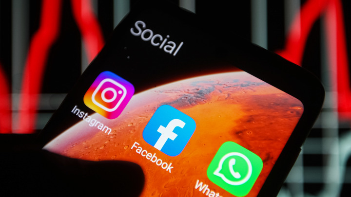 Падение Facebook, Instagram и WhatsApp: 72% пользователей из России хотят компенсацию от Цукерберга