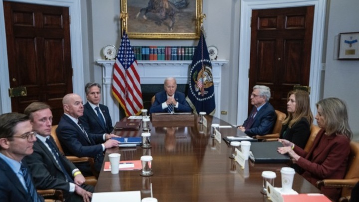 Кормовой поезд движется в Китай: Аналитик из США раскрыл военную методичку НАТО