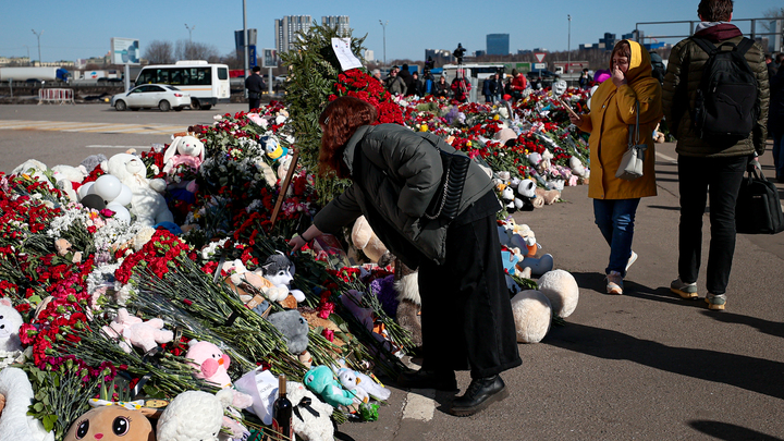 Спас жену и сына, прикрыв от пуль в Крокусе: Врачи несколько дней боролись за жизнь бойца СВО
