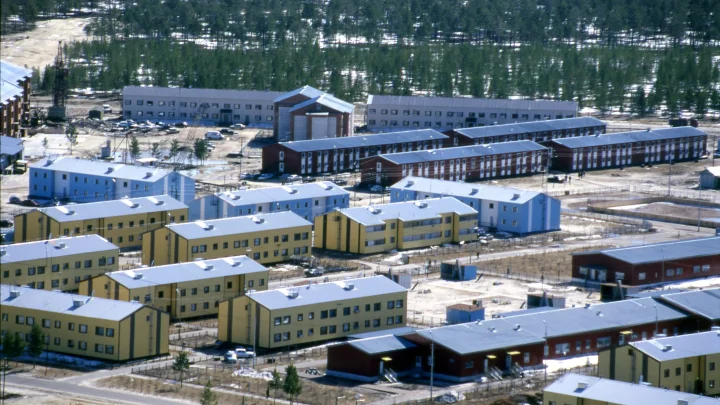 Украинские БПЛА снова атаковали один из крупнейших русских НПЗ в Ленобласти