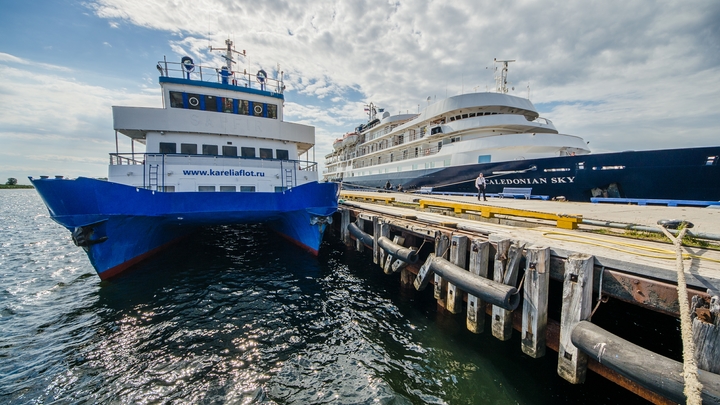 Юнармейцы на гидрографическом судне Сенеж отправились из Архангельска на Соловки