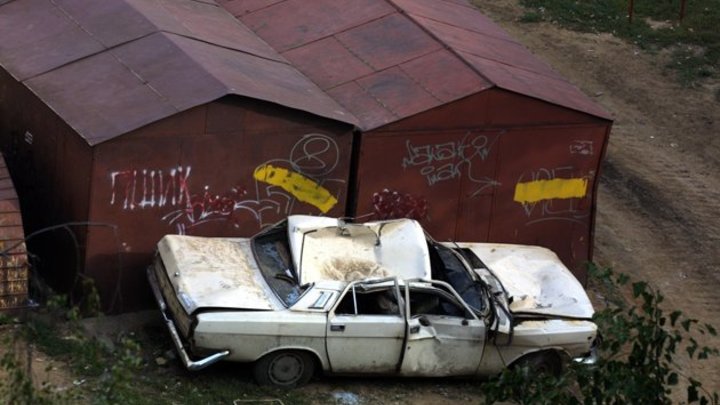 Местных жителей заставляют сносить незаконные гаражи у Стадиона Водник в Нижнем Новгороде