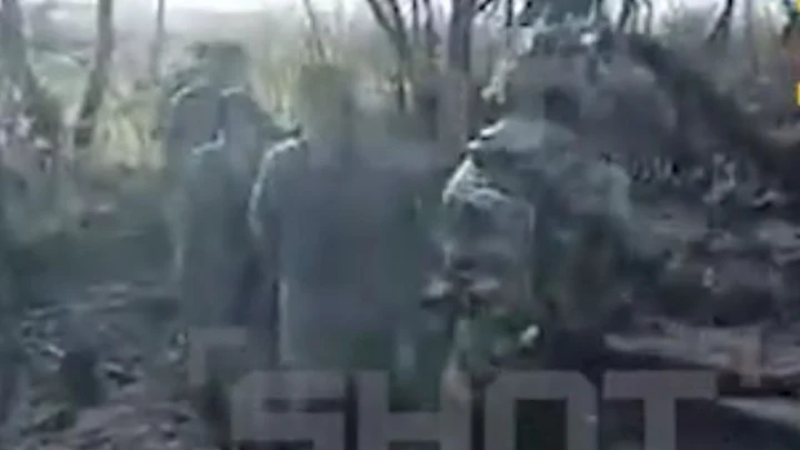 SHOT: массовая сдача солдат ВСУ в плен под Красноармейском попала на видео