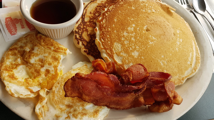 В меню есть всё: Американец пришёл в восторг от русских женщин