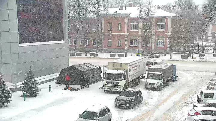 В центре Краснодара установили обогреваемую палатку для желающих привиться от коронавируса