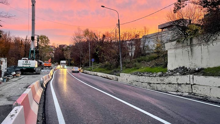 В Сочи для ремонта разрушенной оползнем трассы А-147 введут два реверса