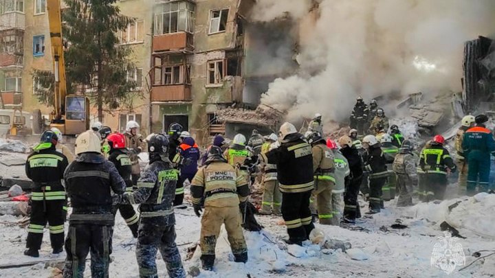 Число погибших во взрыве газа в Новосибирске увеличилось до семи человек