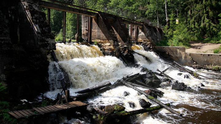 Бизнесмен, построивший туркластер в глухой уральской деревне, просит спасти Демидовскую плотину